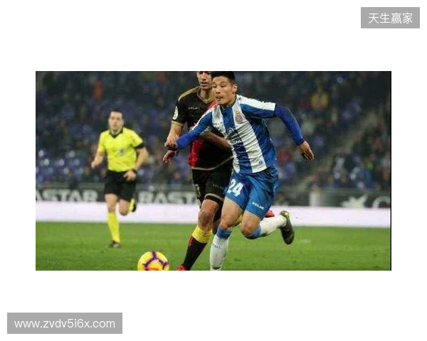 西班牙名嘴：维尼在替补席发笑不职业，在哪都该被开除